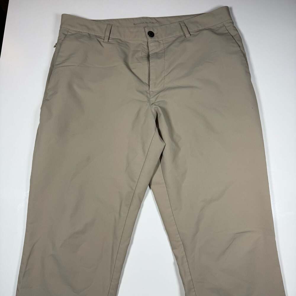 Banana Republic Mens Performance Chino Pants Khaki 34x32
